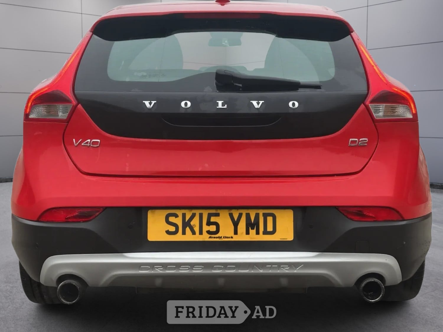 Volvo V40 2015 - Cars in Broxburn
