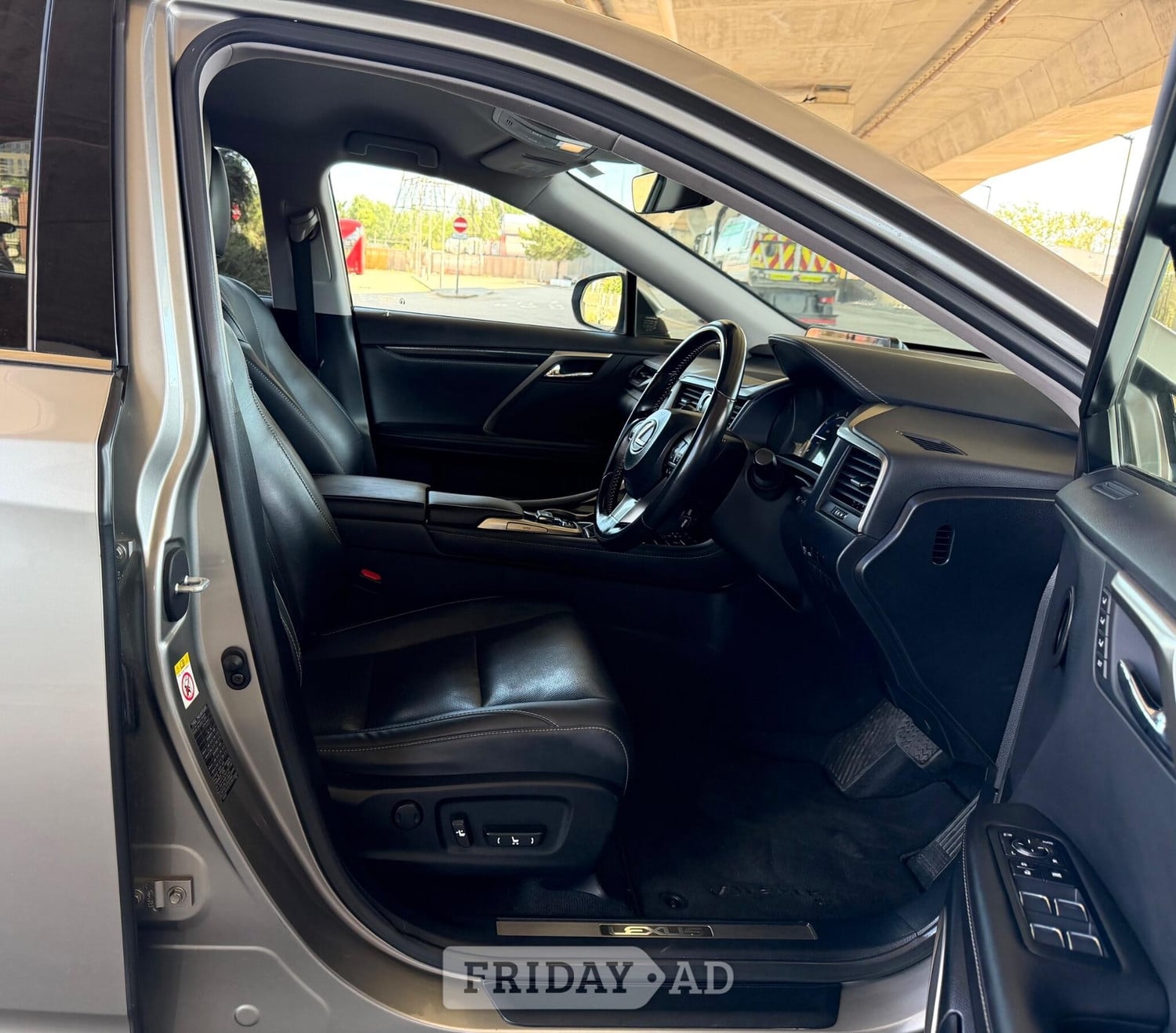 [ berth ]Lexus RX