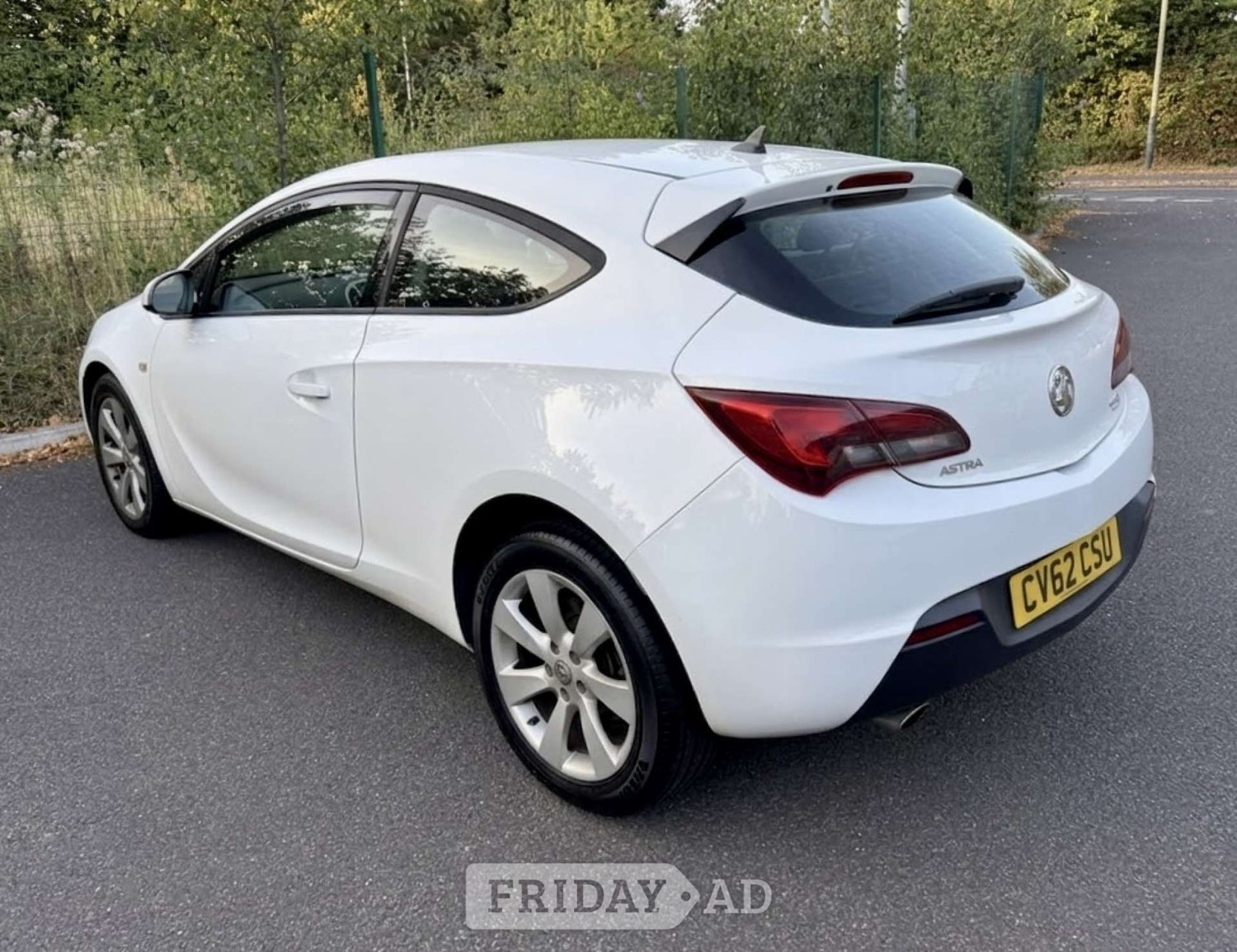 Vauxhall Astra 2012 - Cars