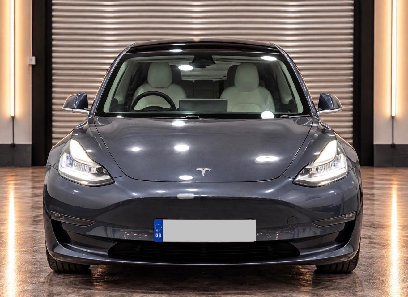 Tesla Model 3 2020 - Cars in Hounslow