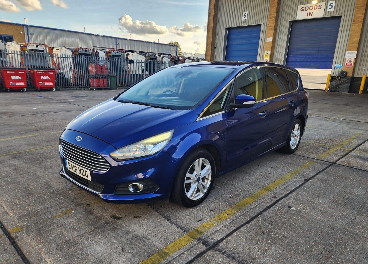 [ berth ]Ford S-Max