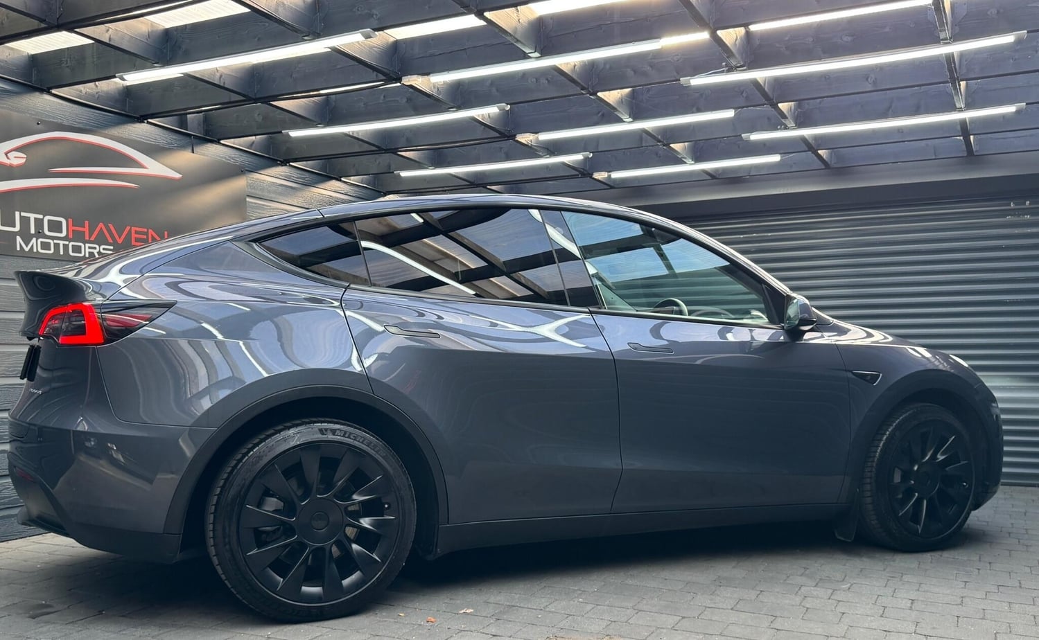 Tesla Model Y 2022 - Cars