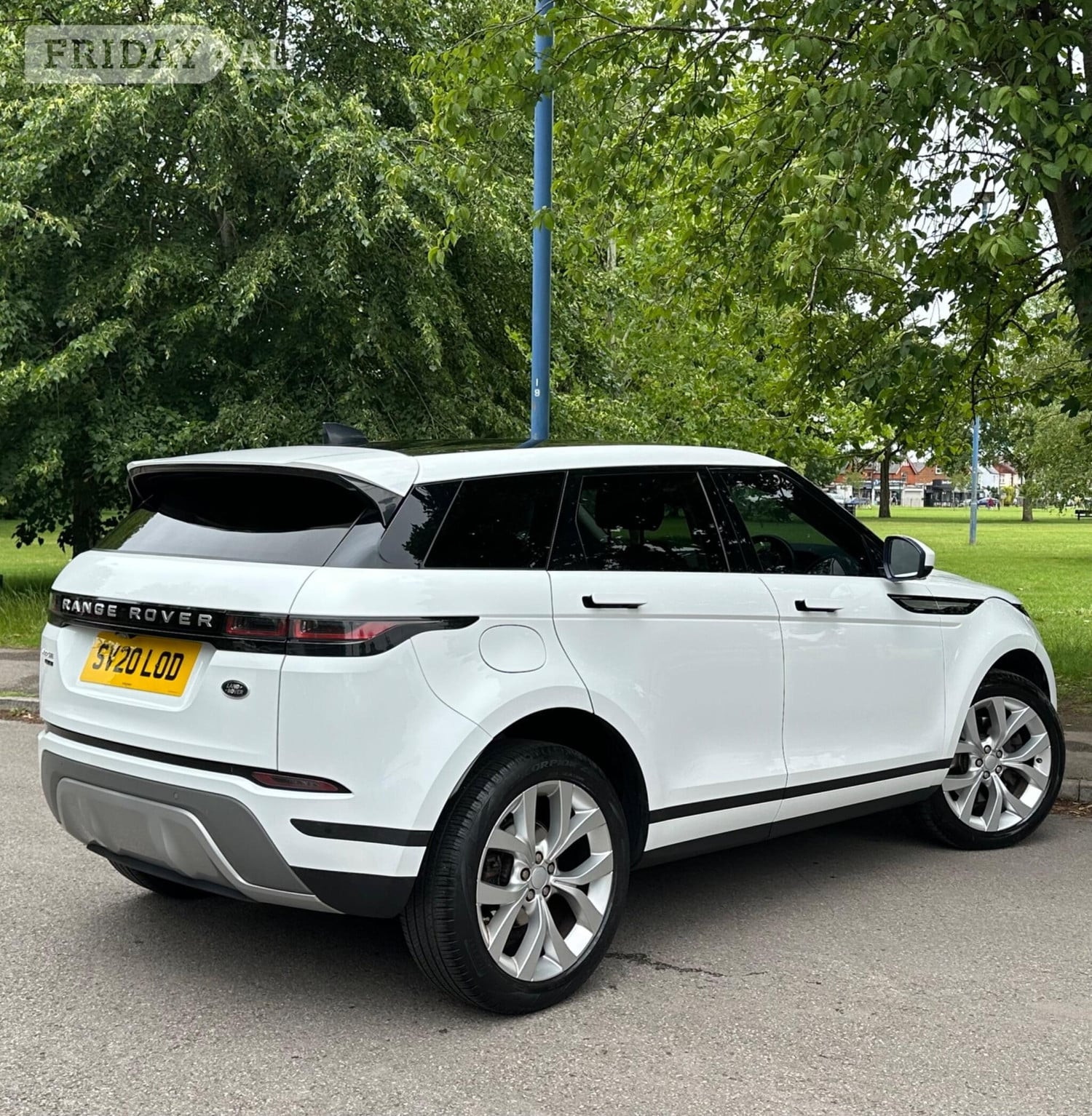 [ berth ]Land Rover Range Rover Evoque