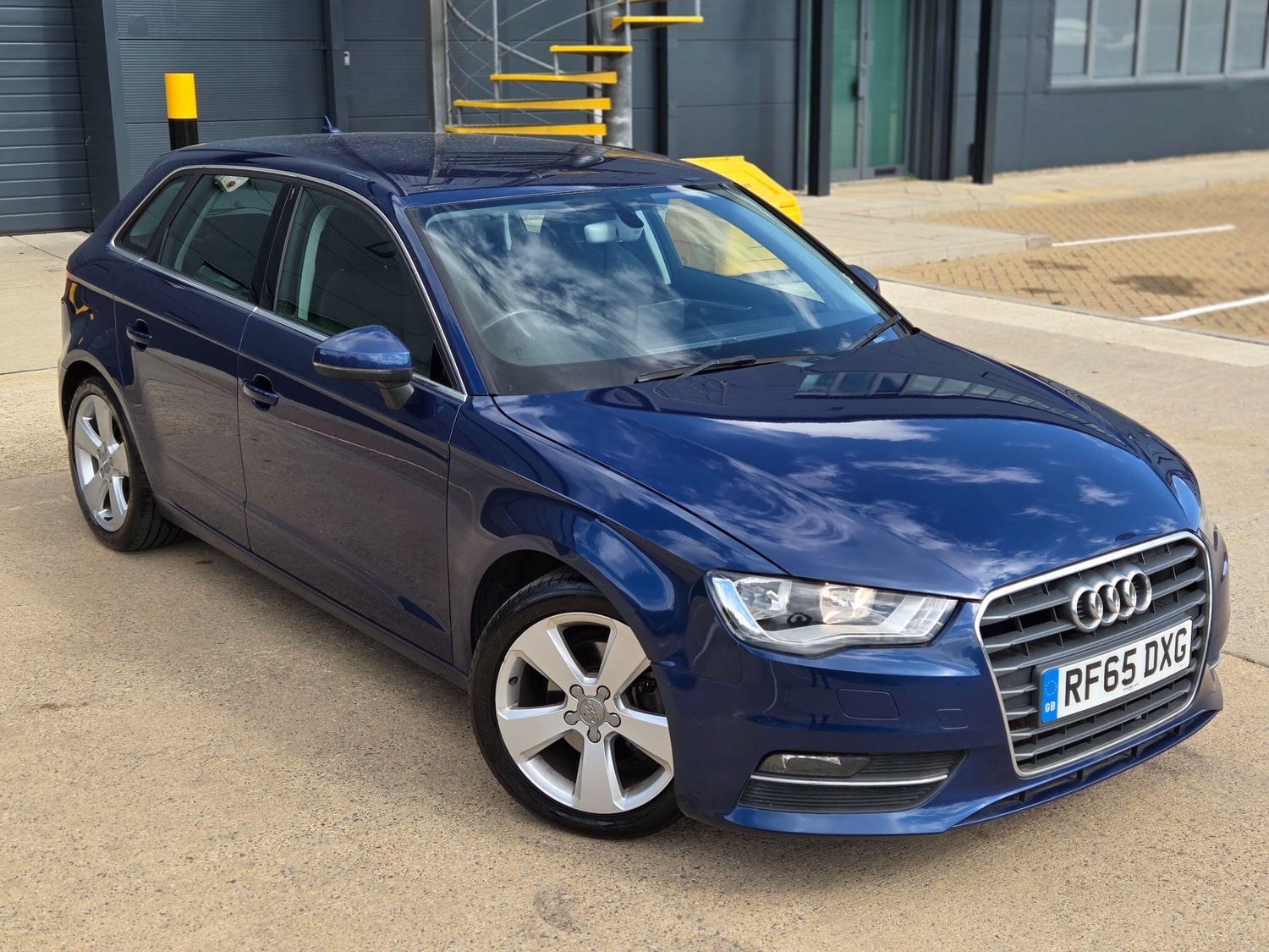 Audi A3 2015 - Cars