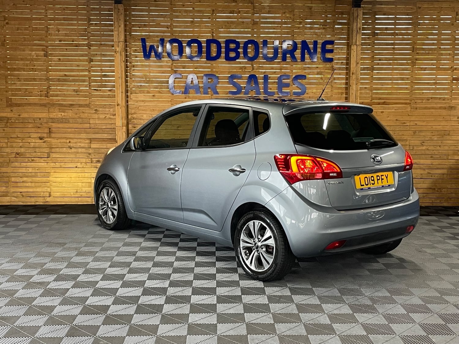 [ berth ]Kia Venga