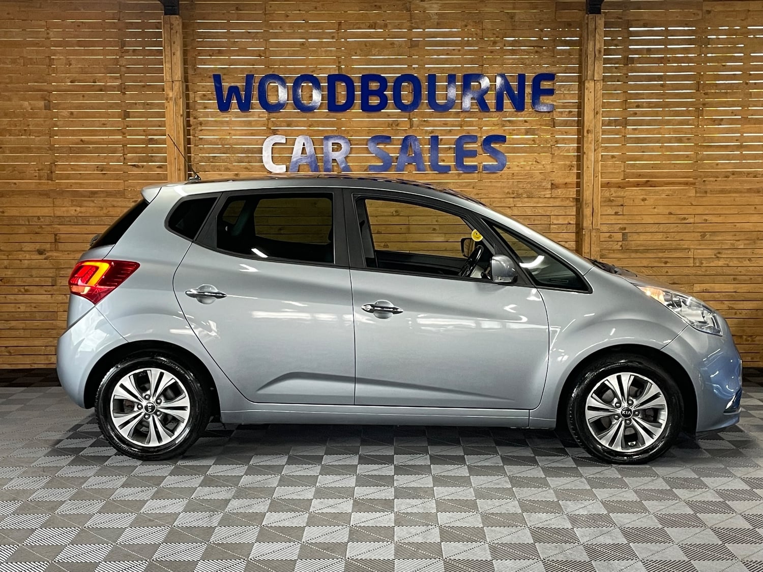 Kia Venga 2019 - Cars