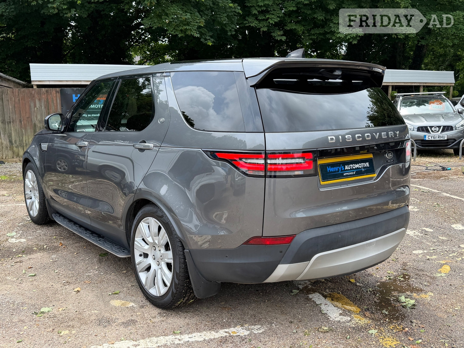 [ berth ]Land Rover Discovery