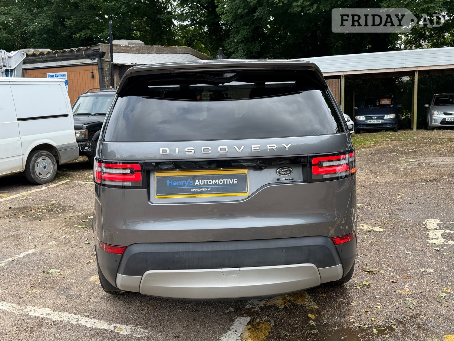 Land Rover Discovery 2017 - Cars in Newport