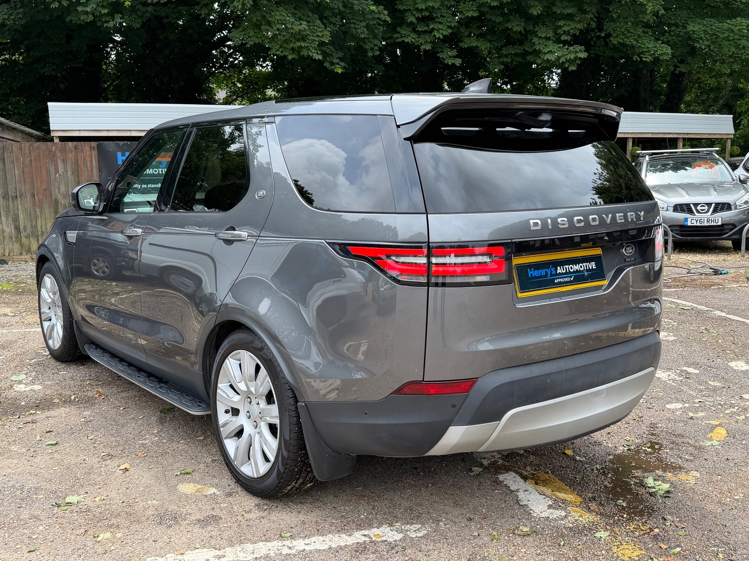 [ berth ]Land Rover Discovery