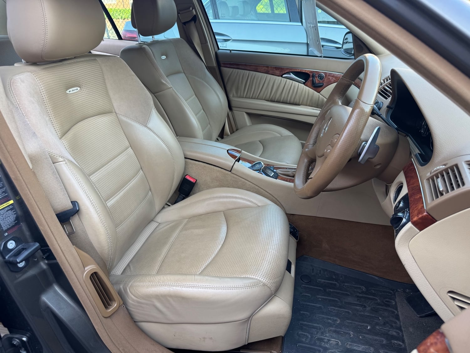 [ berth ]Mercedes-Benz E Class