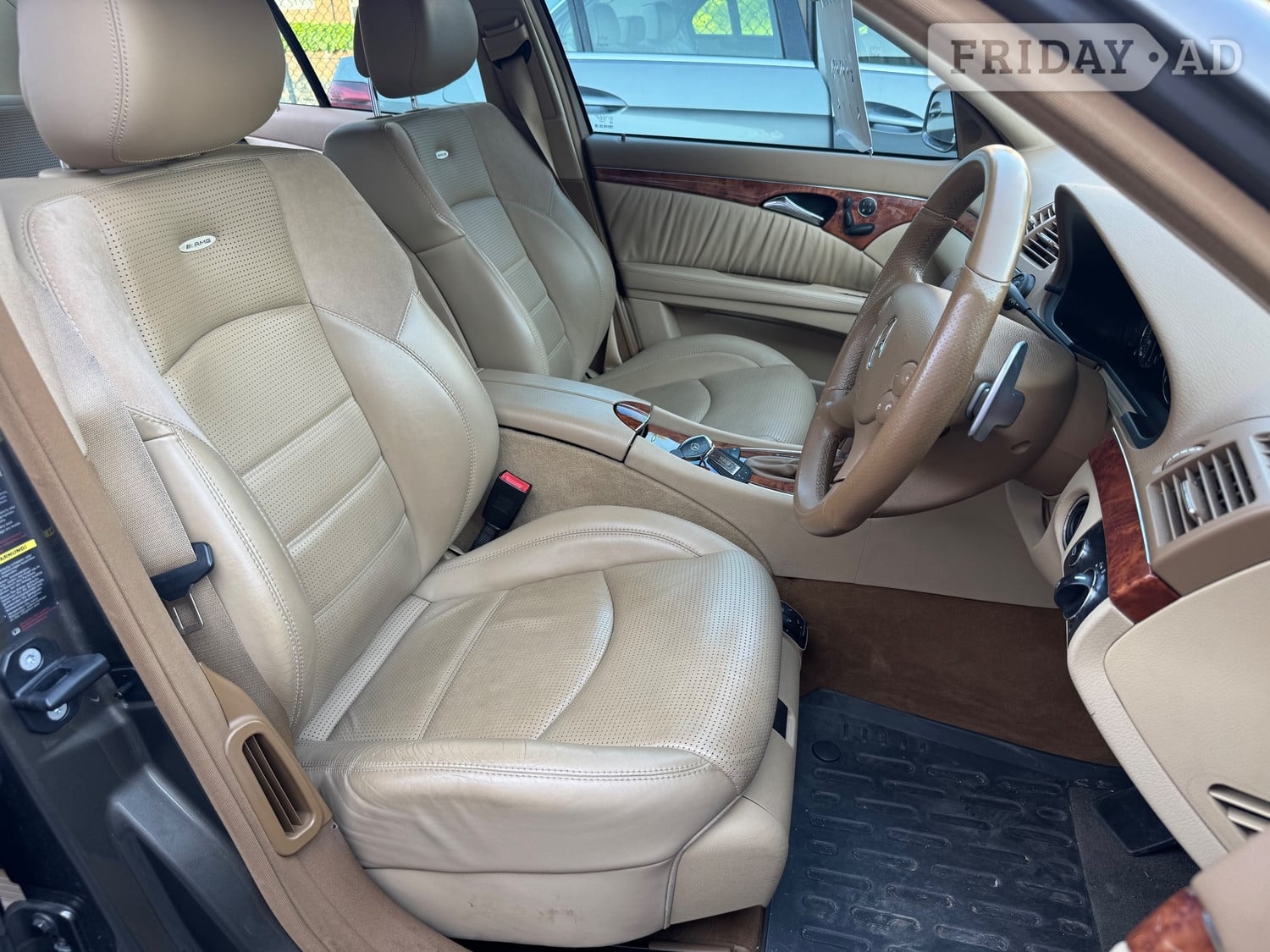 [ berth ]Mercedes-Benz E Class