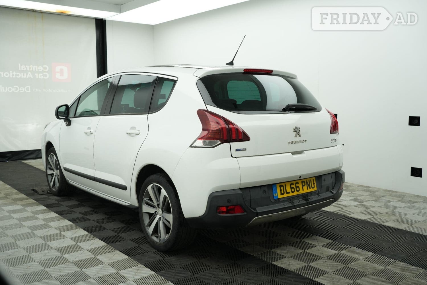[ berth ]Peugeot 3008
