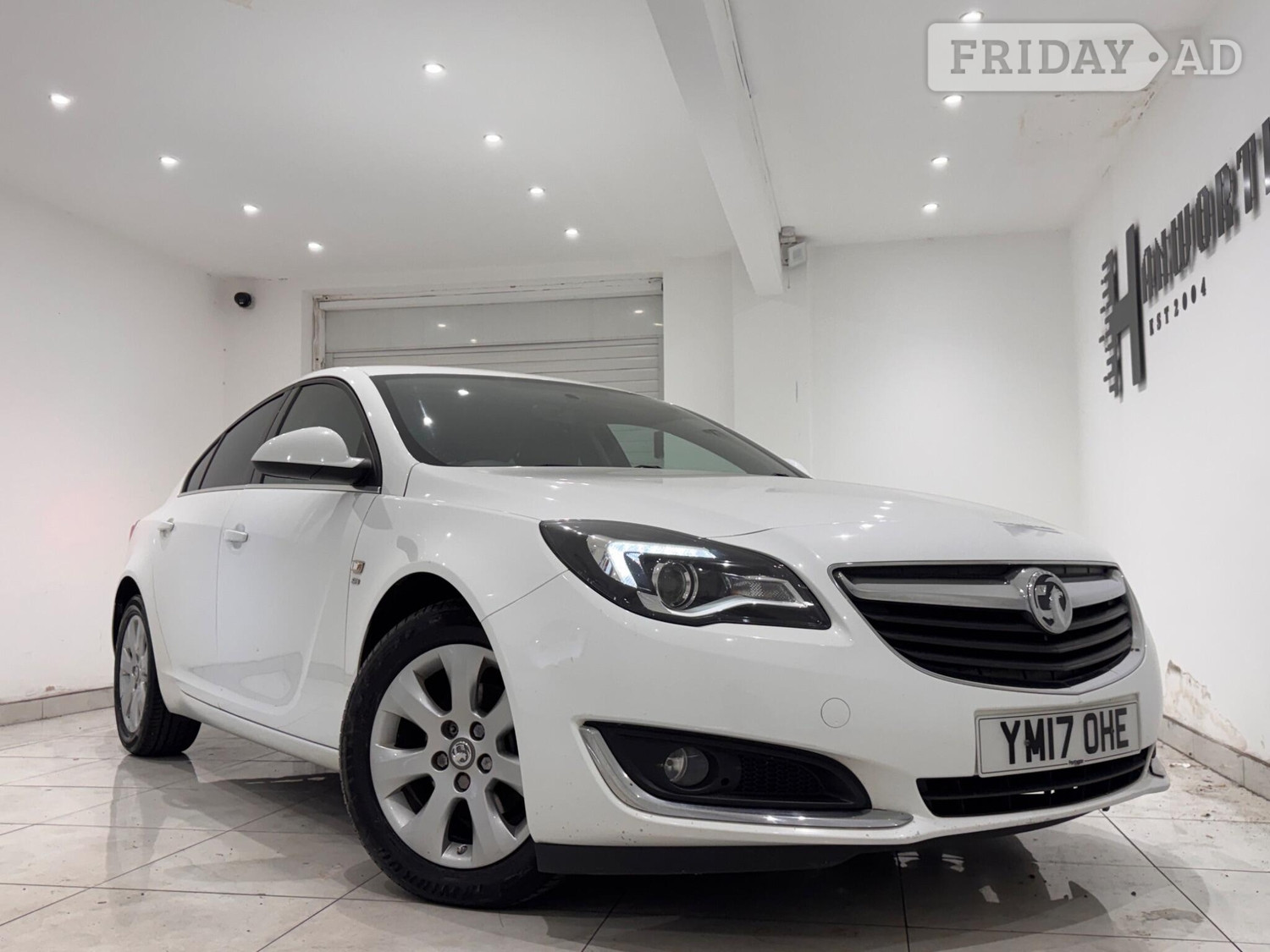 Vauxhall Insignia 2017 in Hounslow