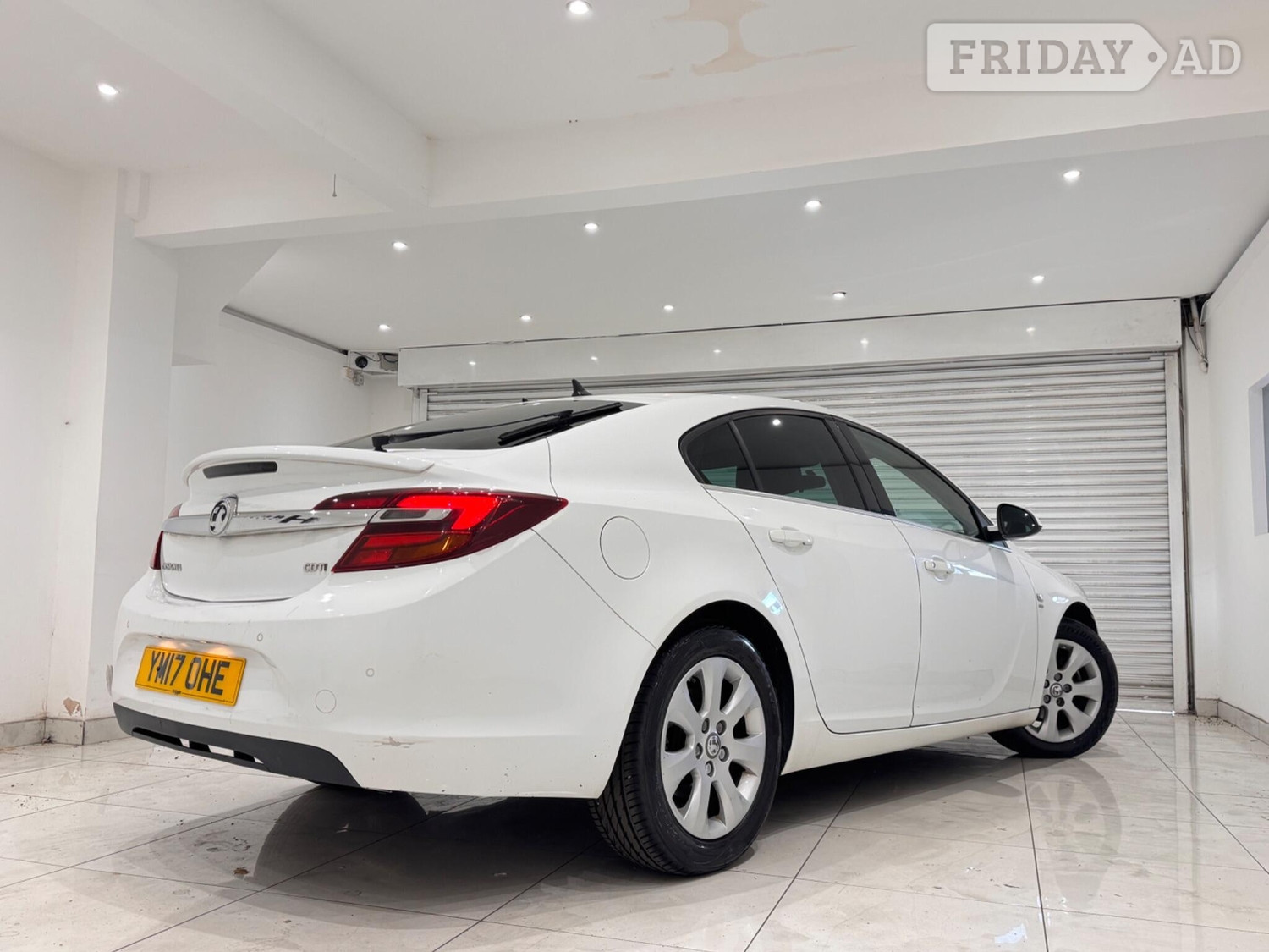 [ berth ]Vauxhall Insignia