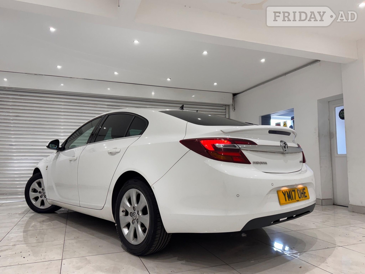 Vauxhall Insignia 2017 - Cars