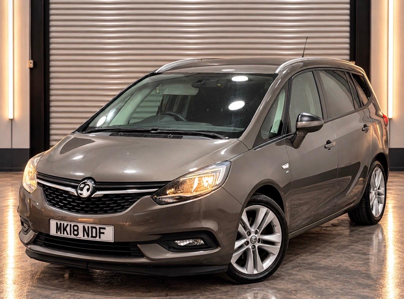 Vauxhall Zafira Tourer 2018 - Cars in Hounslow
