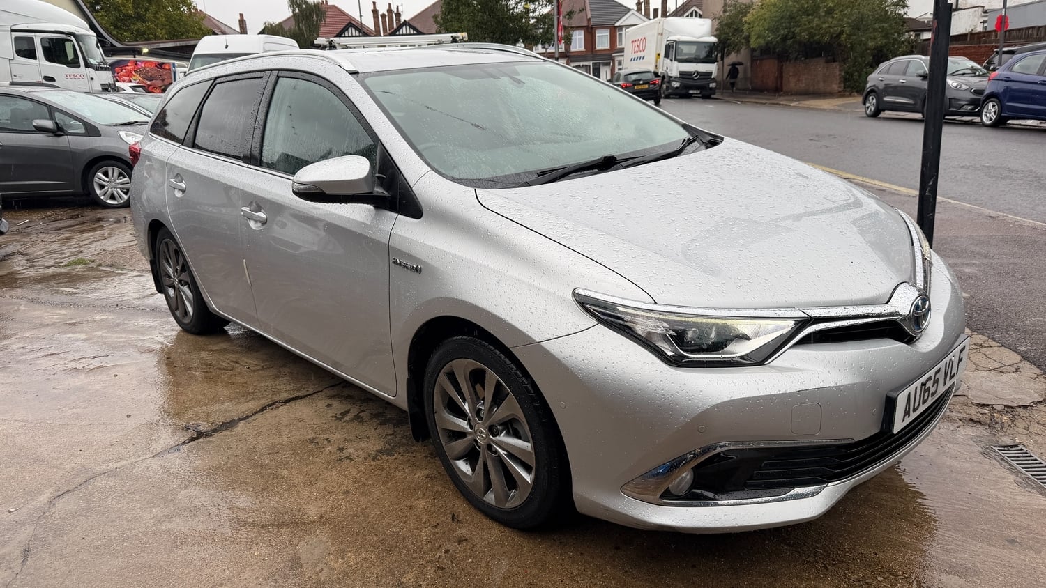 Toyota Auris 2015 - Cars in Harrow