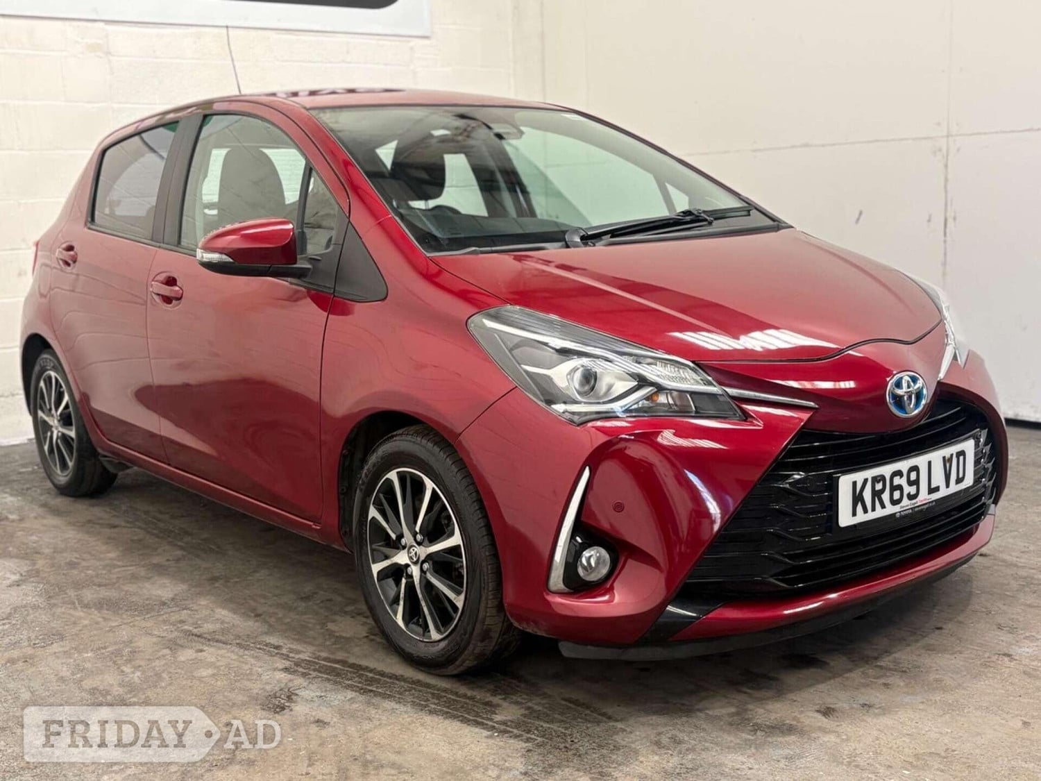 Toyota Yaris 2019 - Cars in Uxbridge