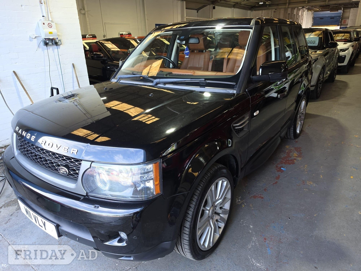 [ berth ]Land Rover Range Rover Sport