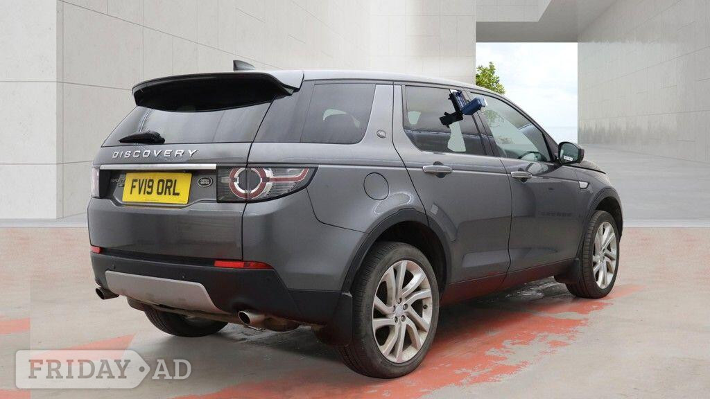 Land Rover Discovery Sport 2019 - Cars in Pontypridd