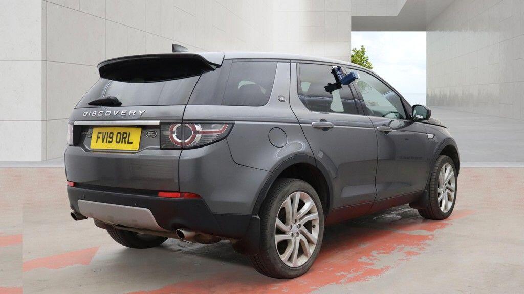 Land Rover Discovery Sport 2019 - Cars in Pontypridd