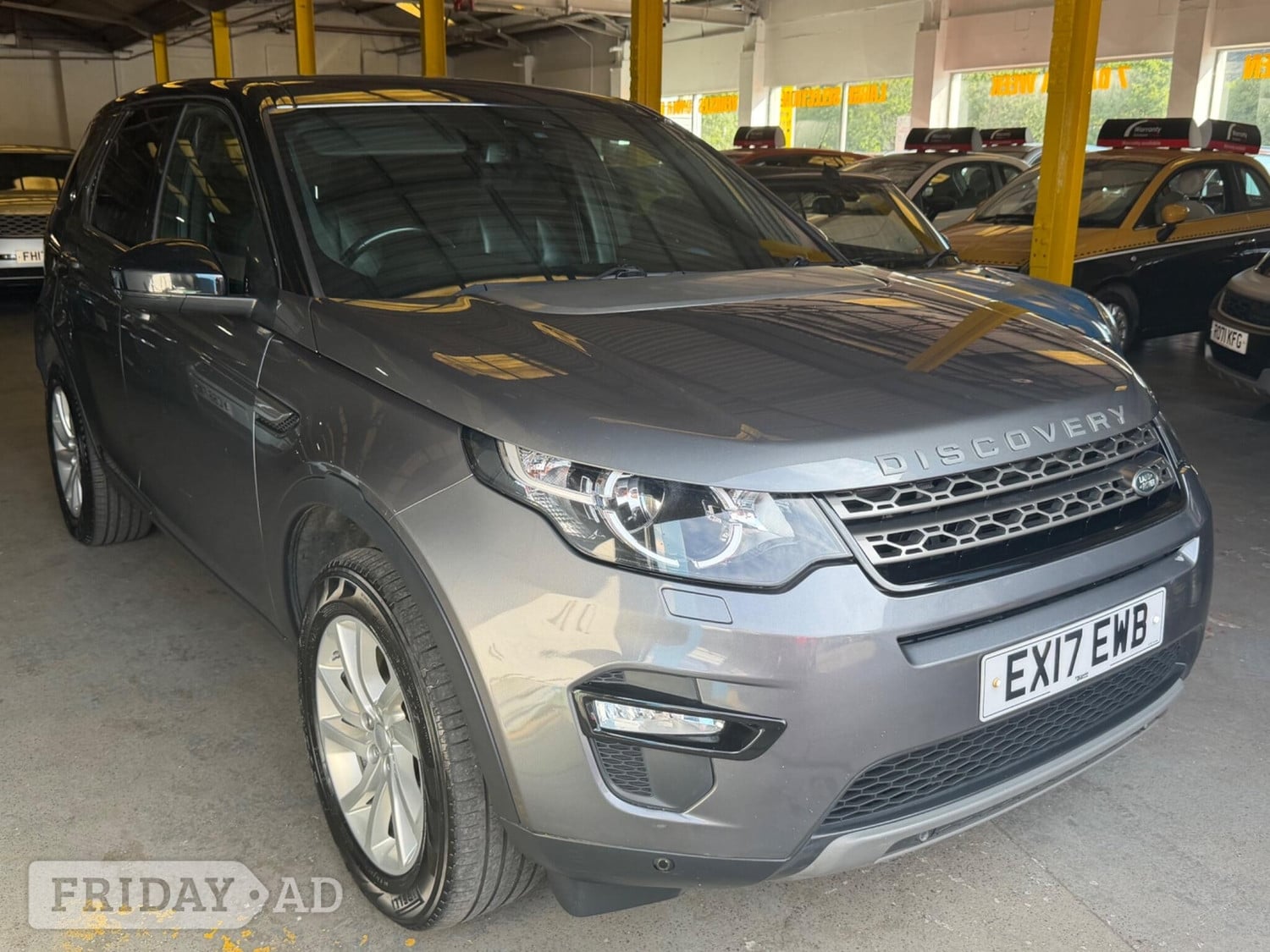 Land Rover Discovery Sport 2017 in Pontypridd