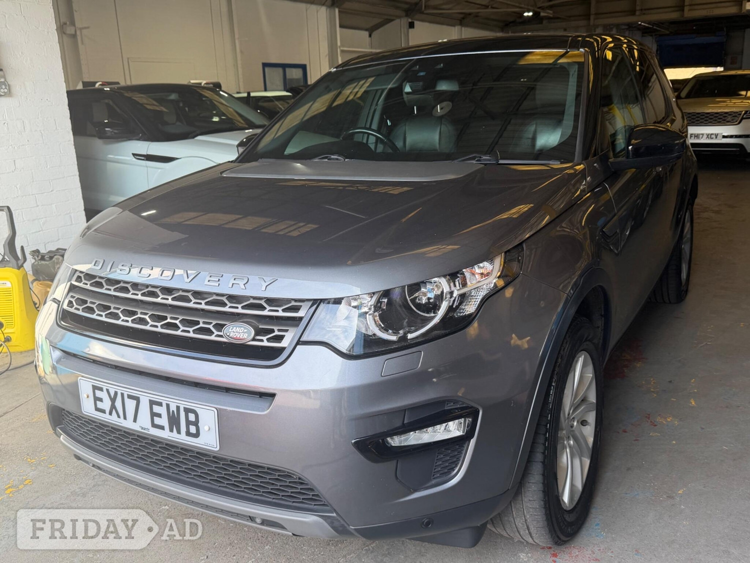 [ berth ]Land Rover Discovery Sport