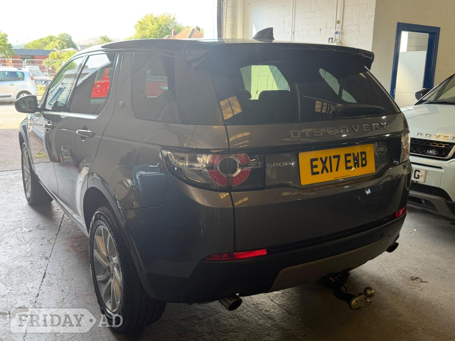 Land Rover Discovery Sport 2017 - Cars in Pontypridd