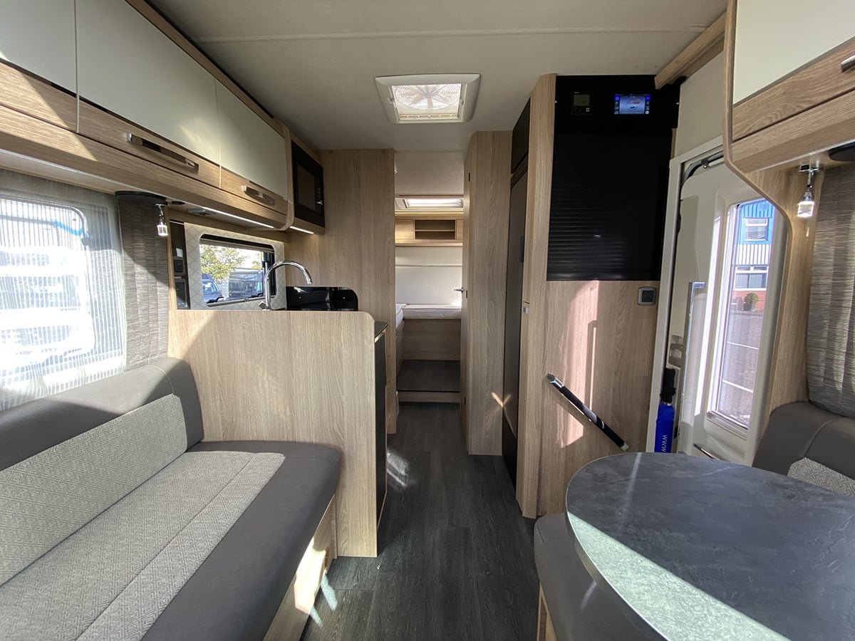 Auto-Trail Tracker SB Newark