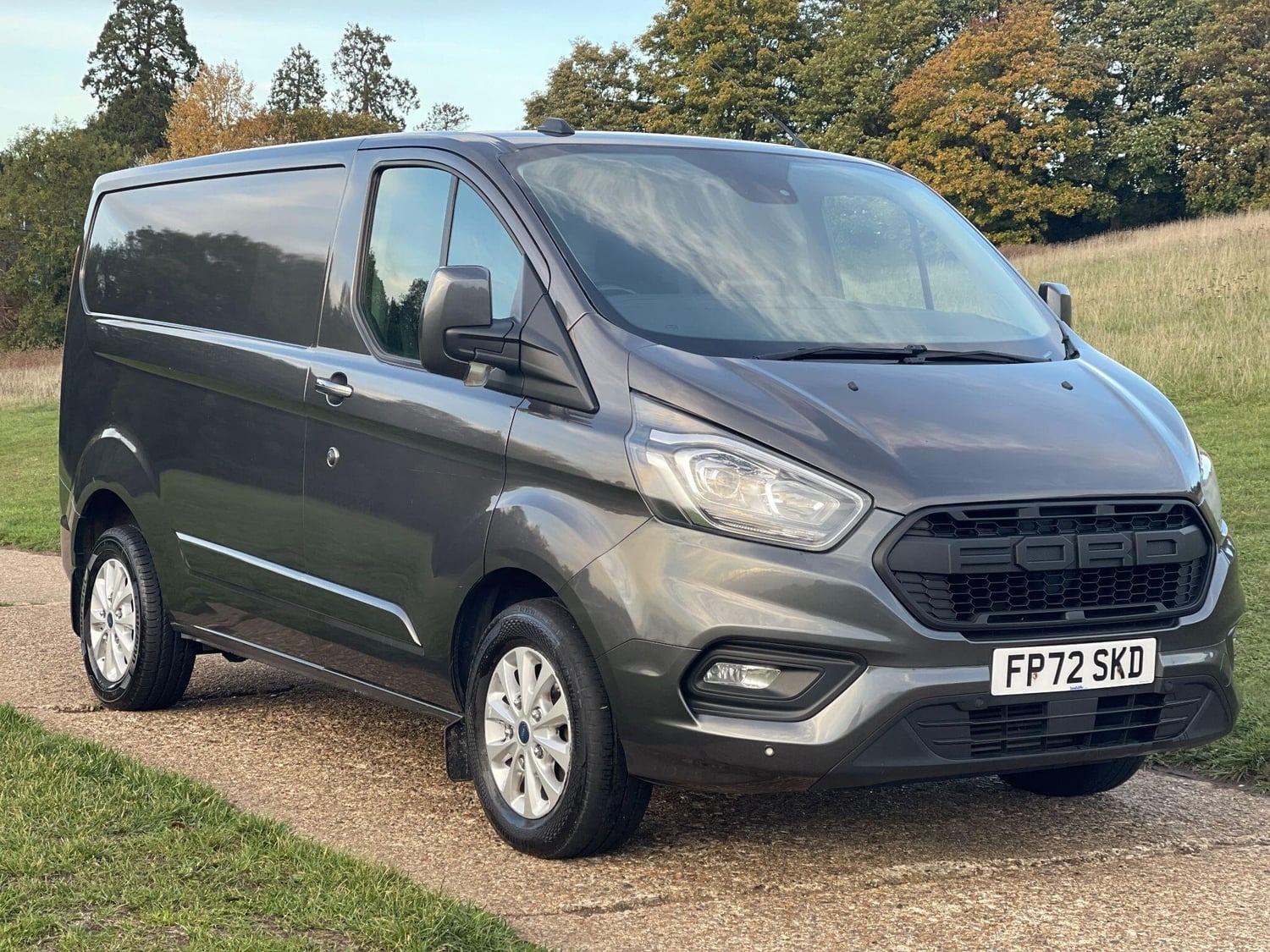 [ berth ]Ford Transit Custom