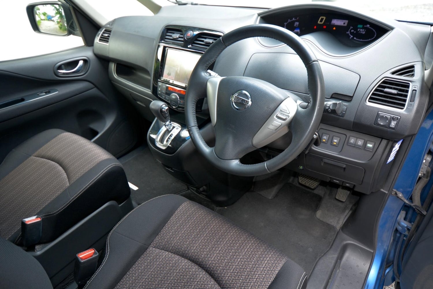 Nissan Serena Waltham Forest