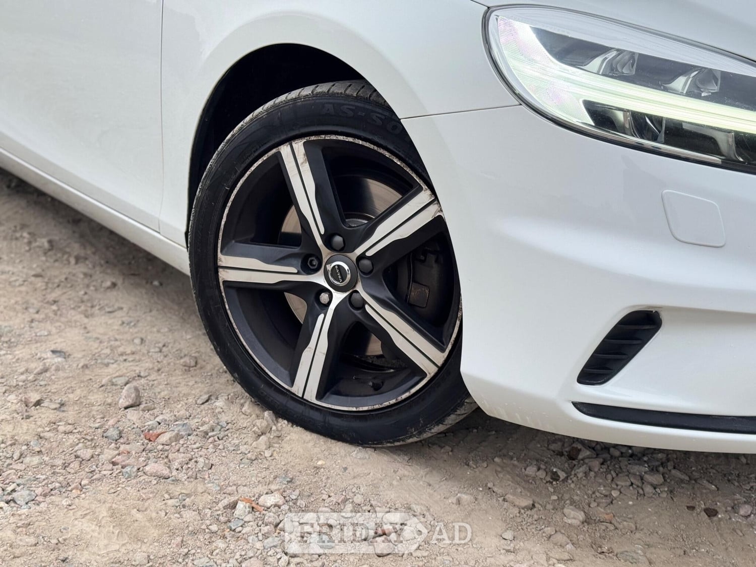 [ berth ]Volvo V40