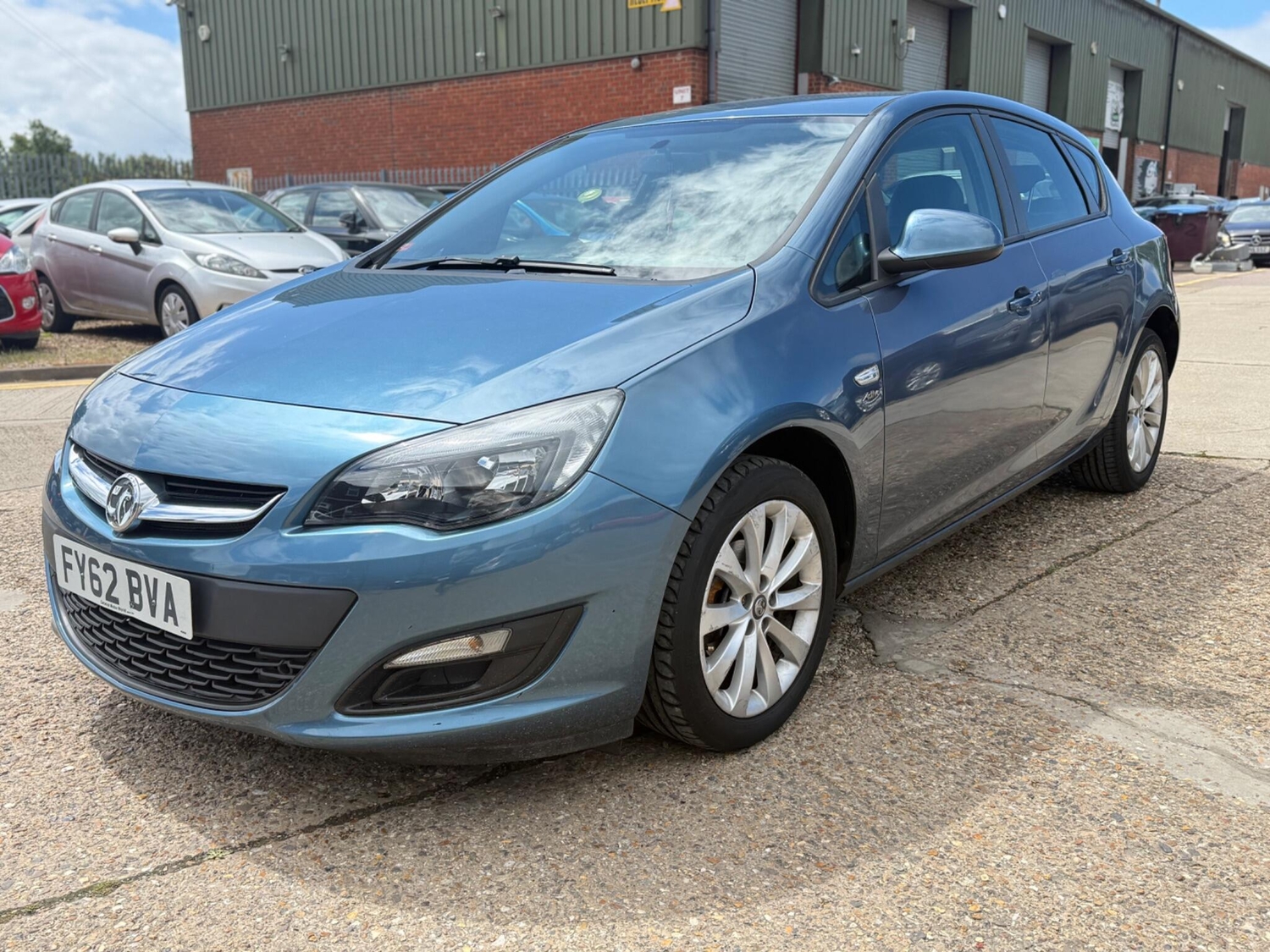 [ berth ]Vauxhall Astra
