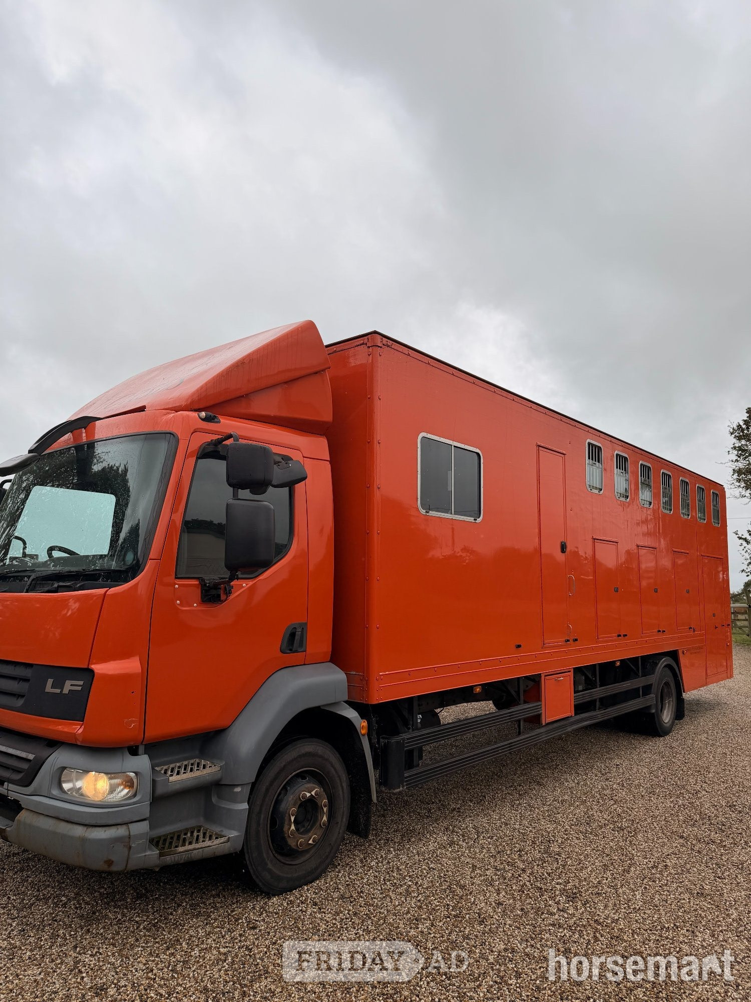 [ berth ]PRIORY STUD HORSEBOXES 