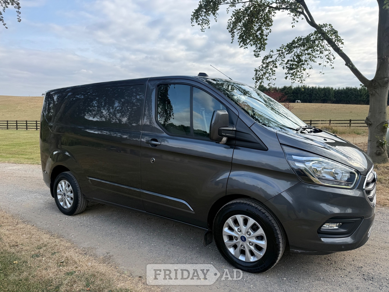 [ berth ]Ford Transit Custom
