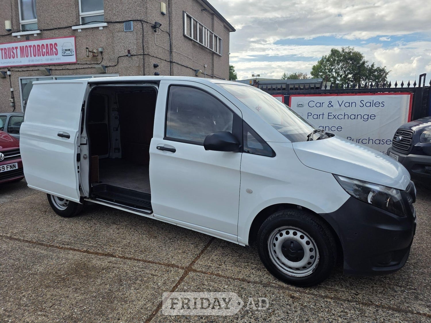 [ berth ]Mercedes-Benz Vito