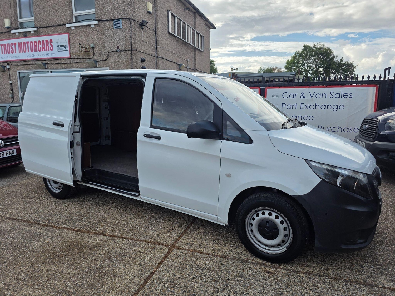 [ berth ]Mercedes-Benz Vito
