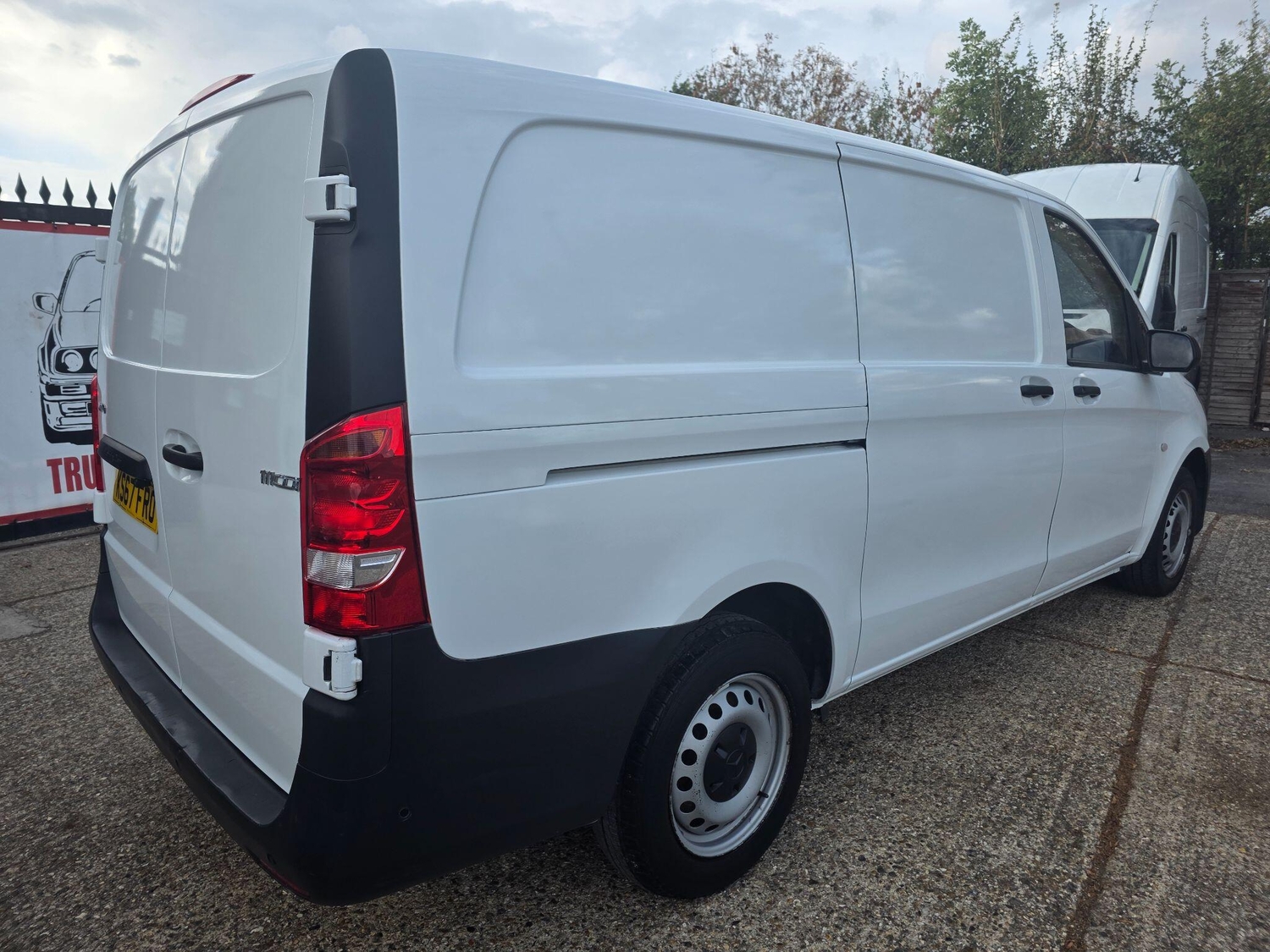 Mercedes-Benz Vito 2017 - Vans & Commercial Vehicles in Hounslow