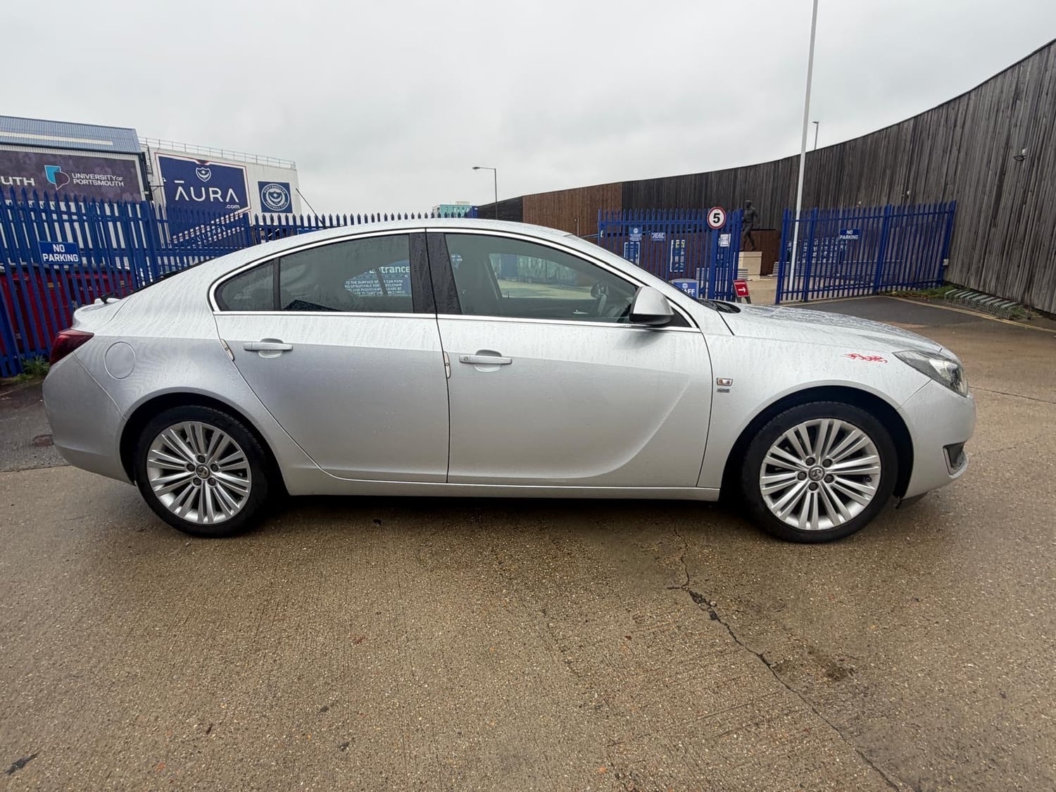 [ berth ]Vauxhall Insignia