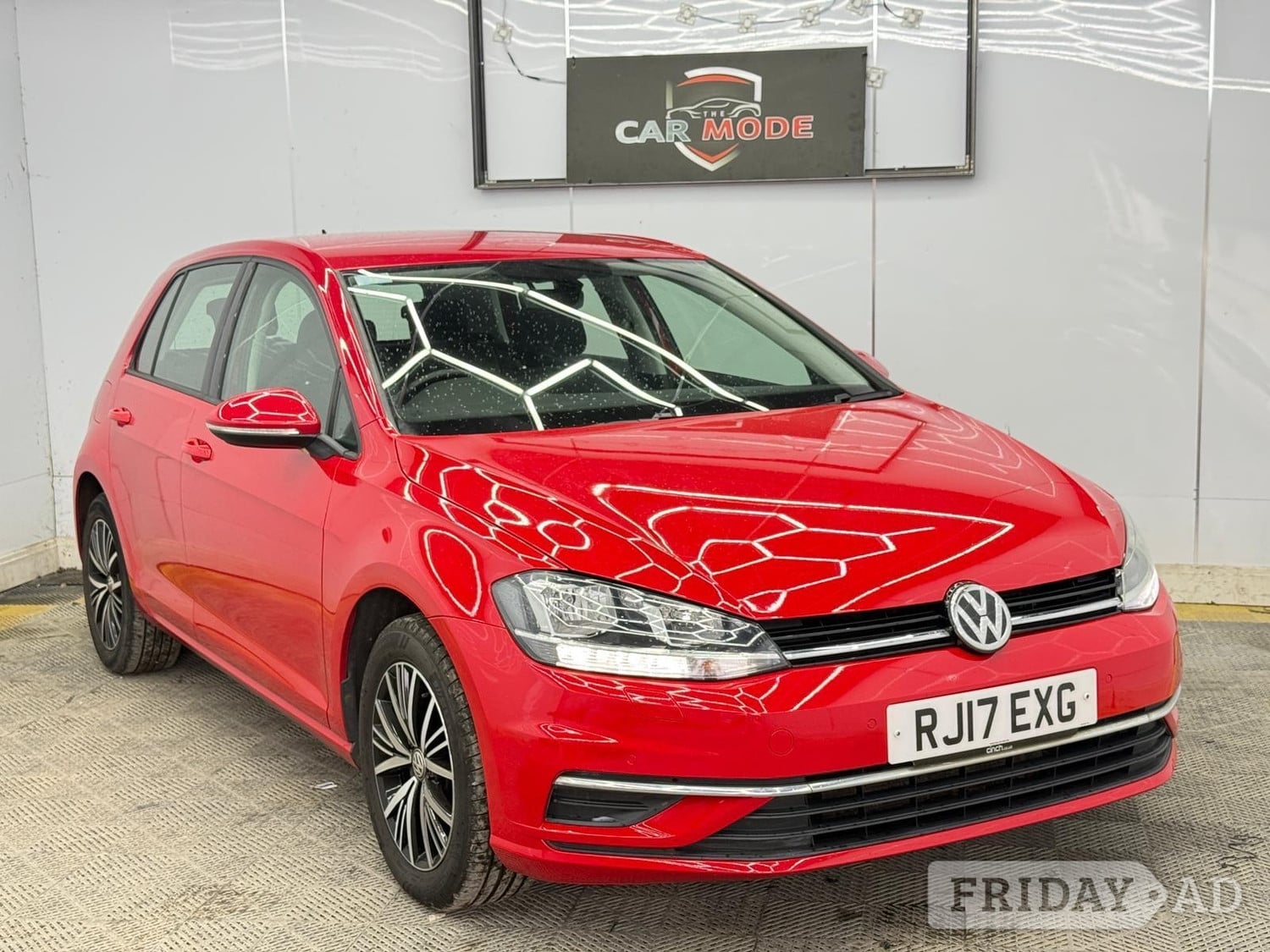 Volkswagen Golf 2017 in Hillingdon