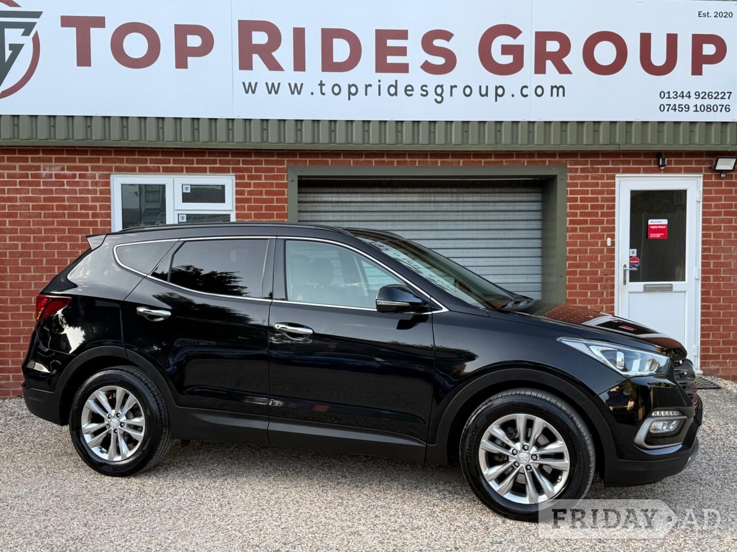 Hyundai Santa Fe 2016 in Crowthorne