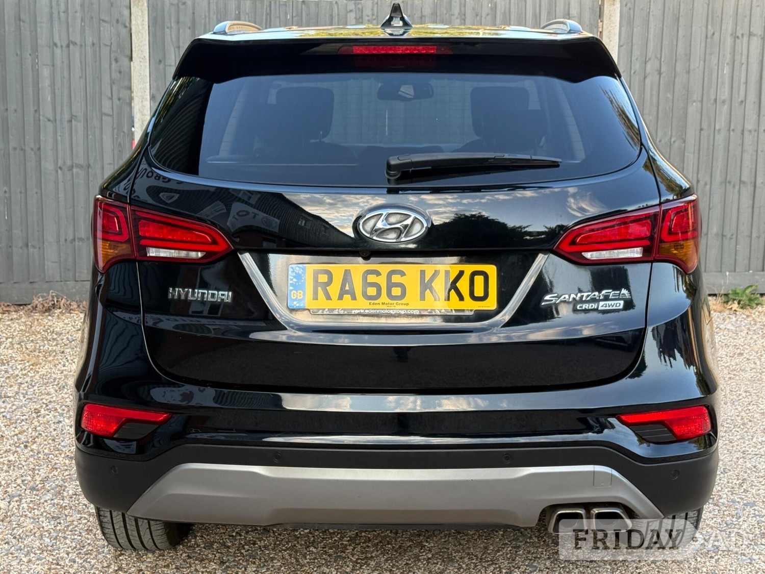 Hyundai Santa Fe 2016 - Cars in Crowthorne