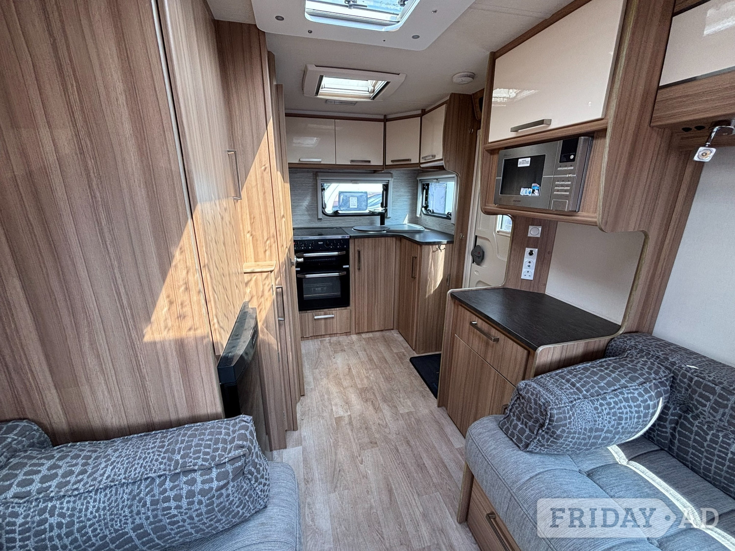 Lunar Stellar 2016 - Motorhomes & Caravans