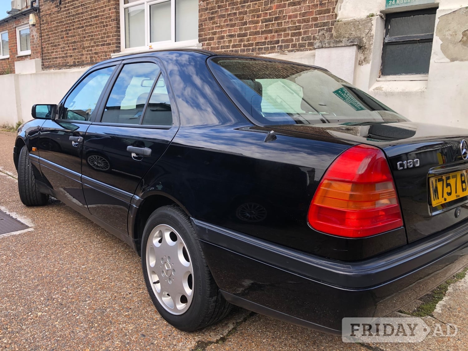 Mercedes-Benz C Class 1994 - Cars in Eastbourne