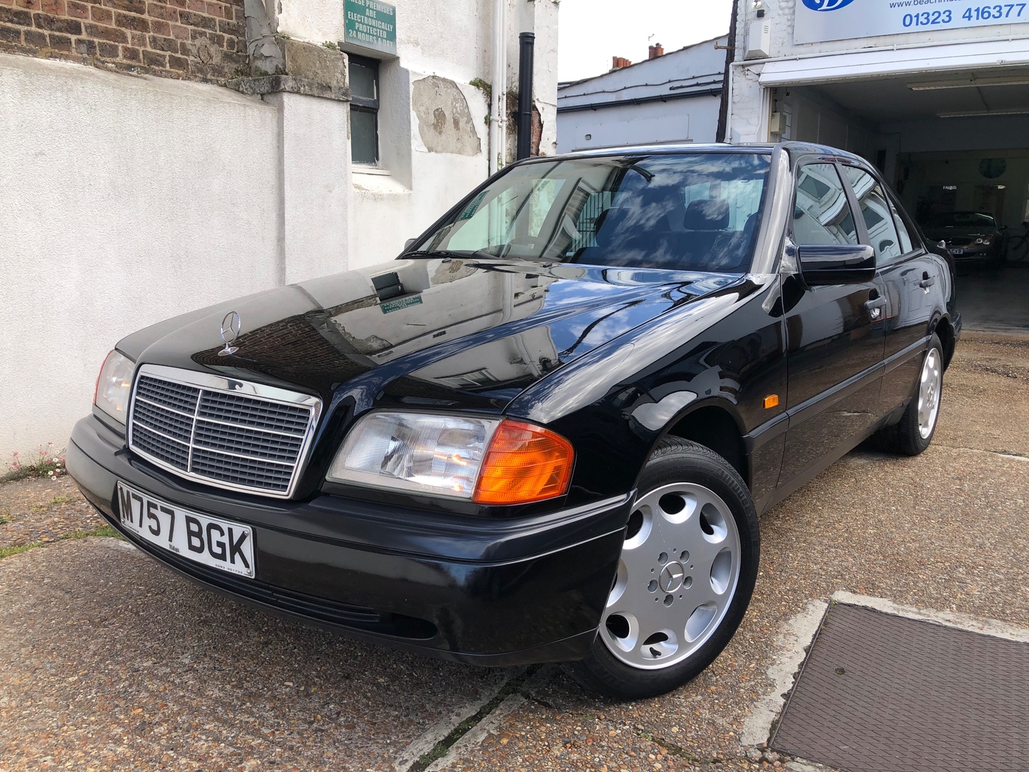 [ berth ]Mercedes-Benz C Class