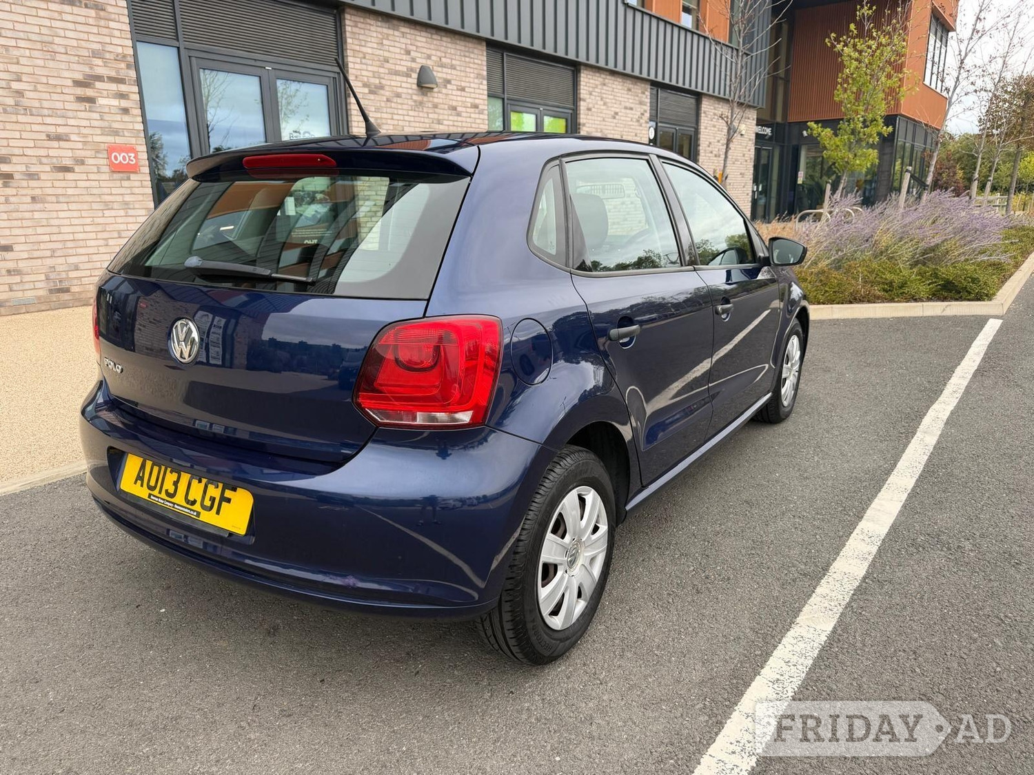 Volkswagen Polo 2013 - Cars
