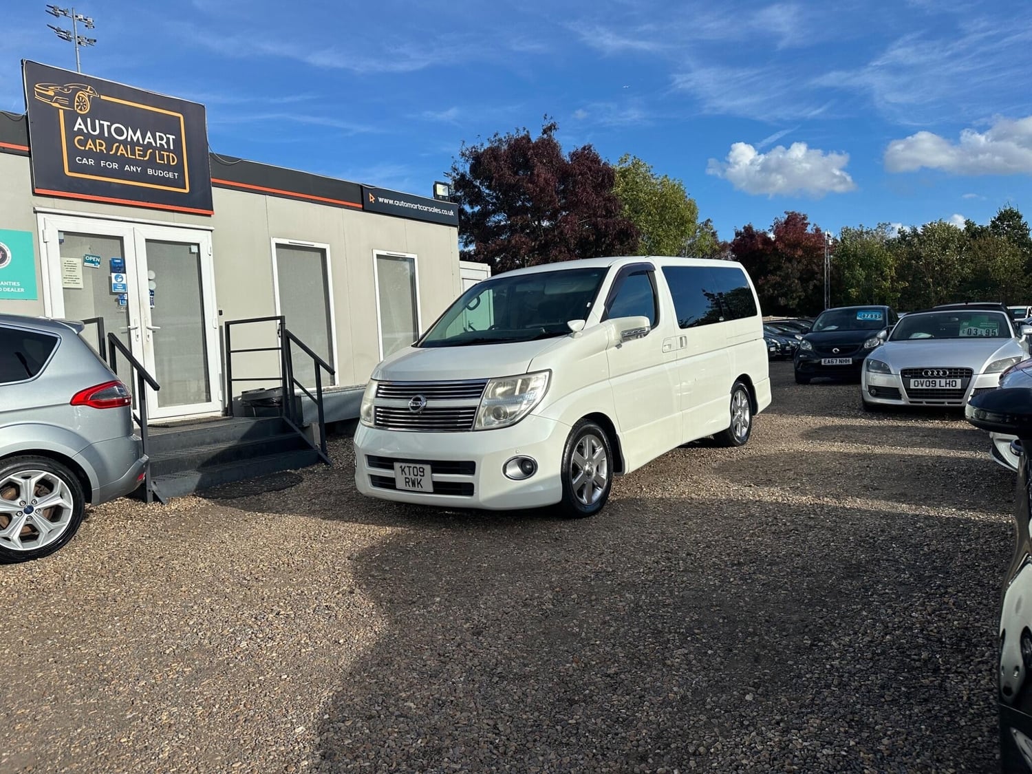 [ berth ]Nissan Elgrand