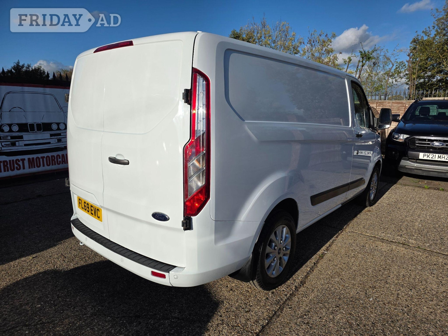 [ berth ]Ford Transit Custom