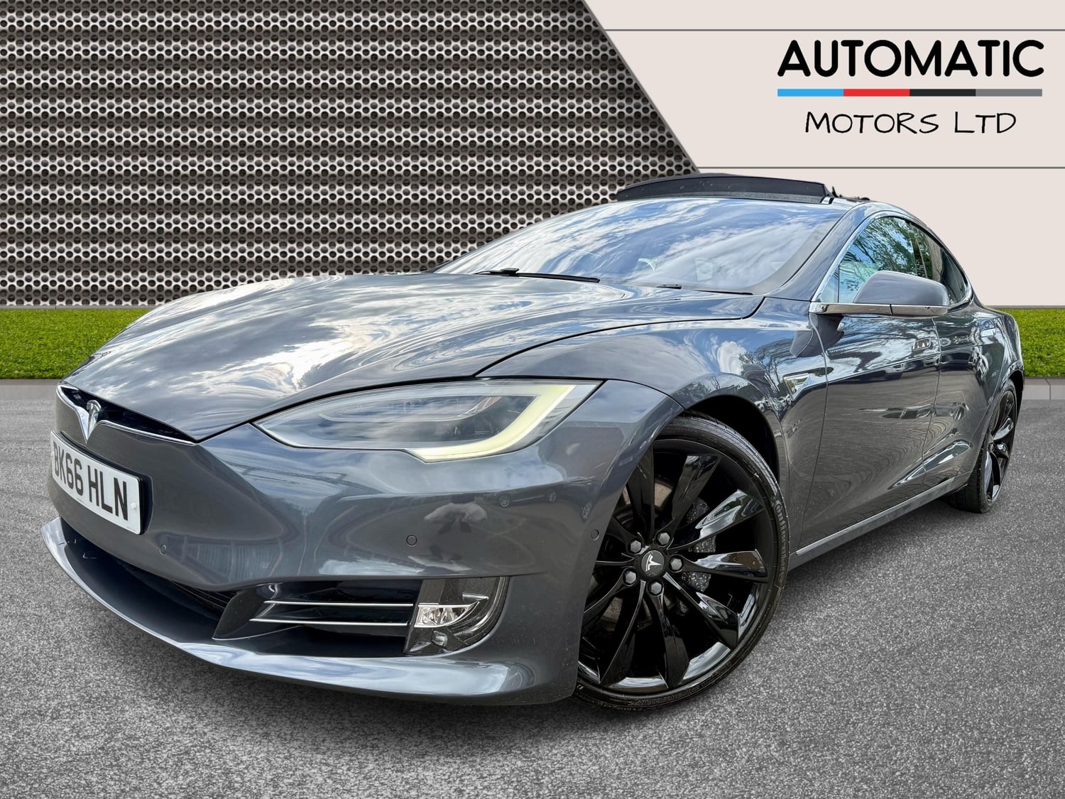 Tesla Model S 2016 - Cars in Hillingdon