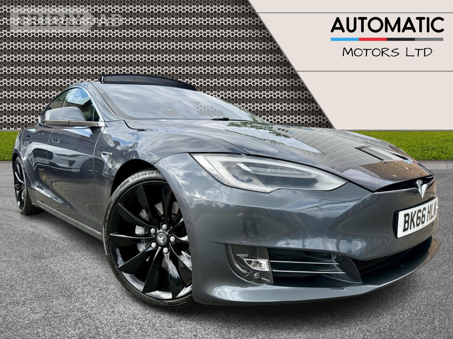 Tesla Model S 2016 in Hillingdon